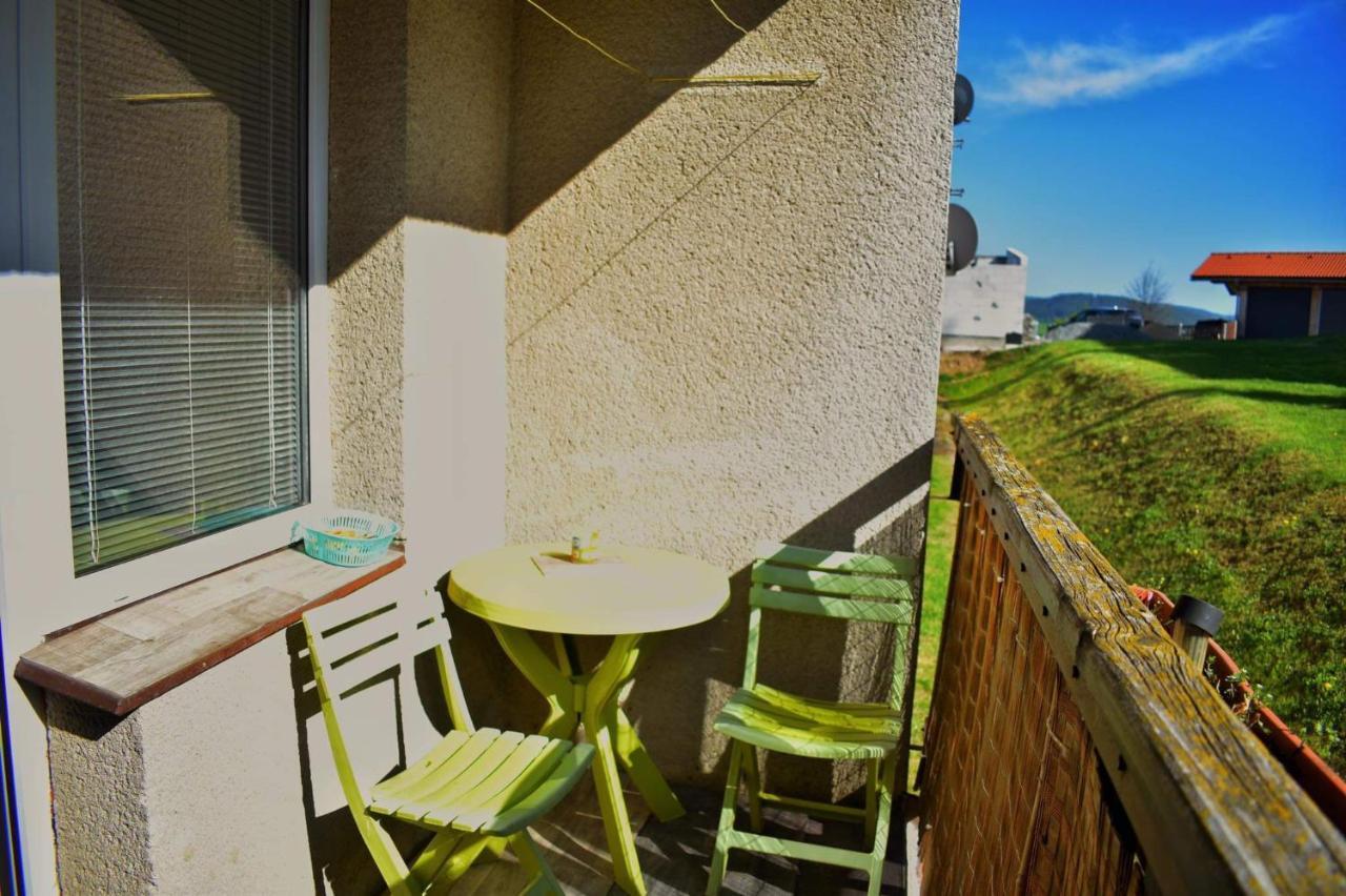 Ubytovani V Sumavskem Podhuri Apartment Vlachovo Brezi Exterior photo